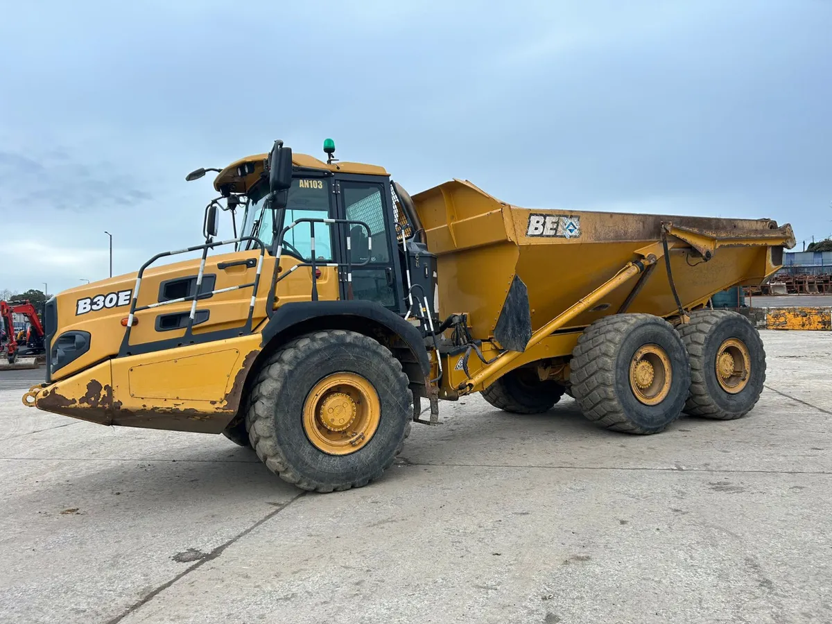 2017 Bell B30E with Tail Door - MULLANS - Image 2