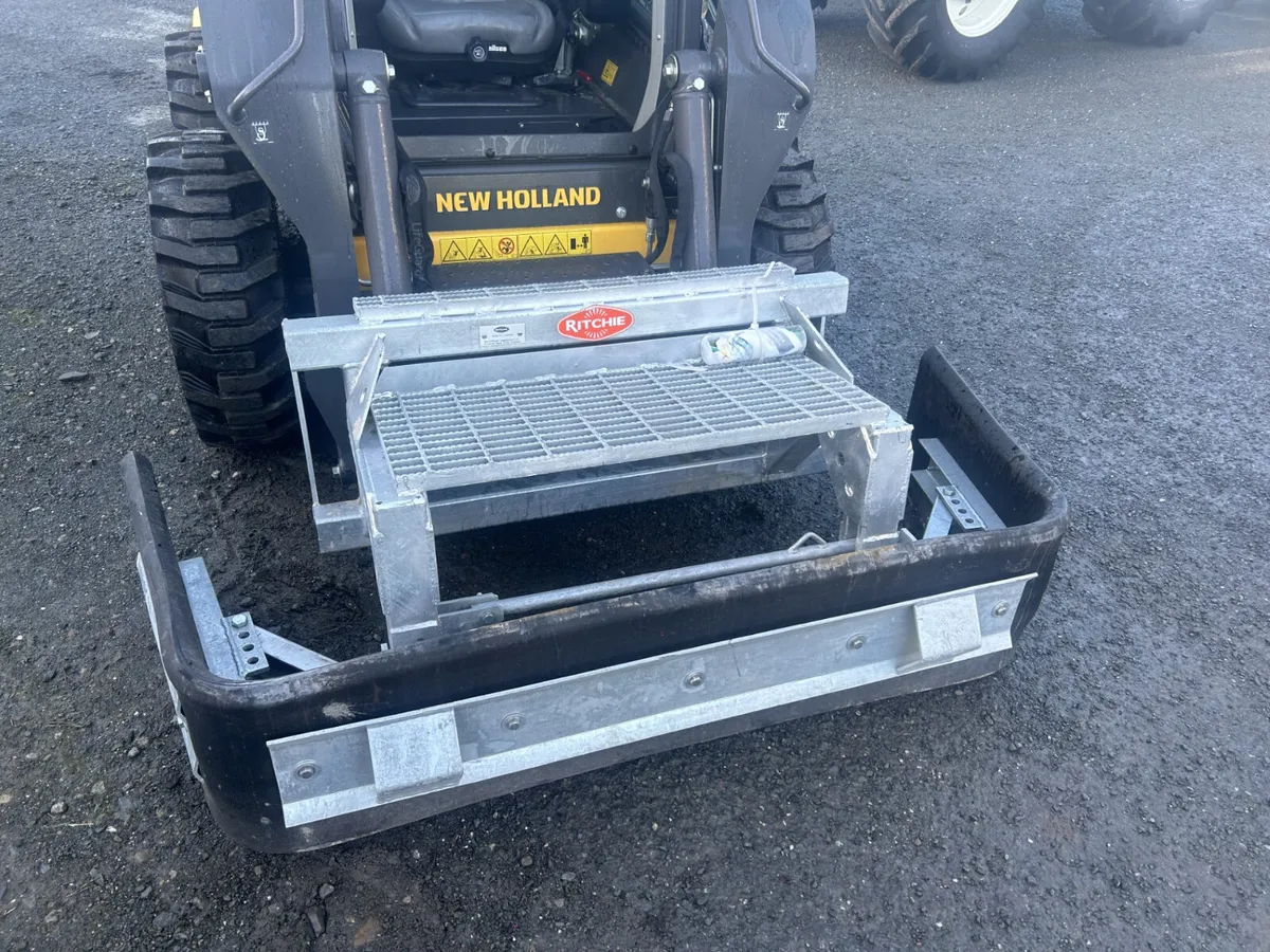 SKID STEER YARD SCRAPER (RITCHIE) - Image 1