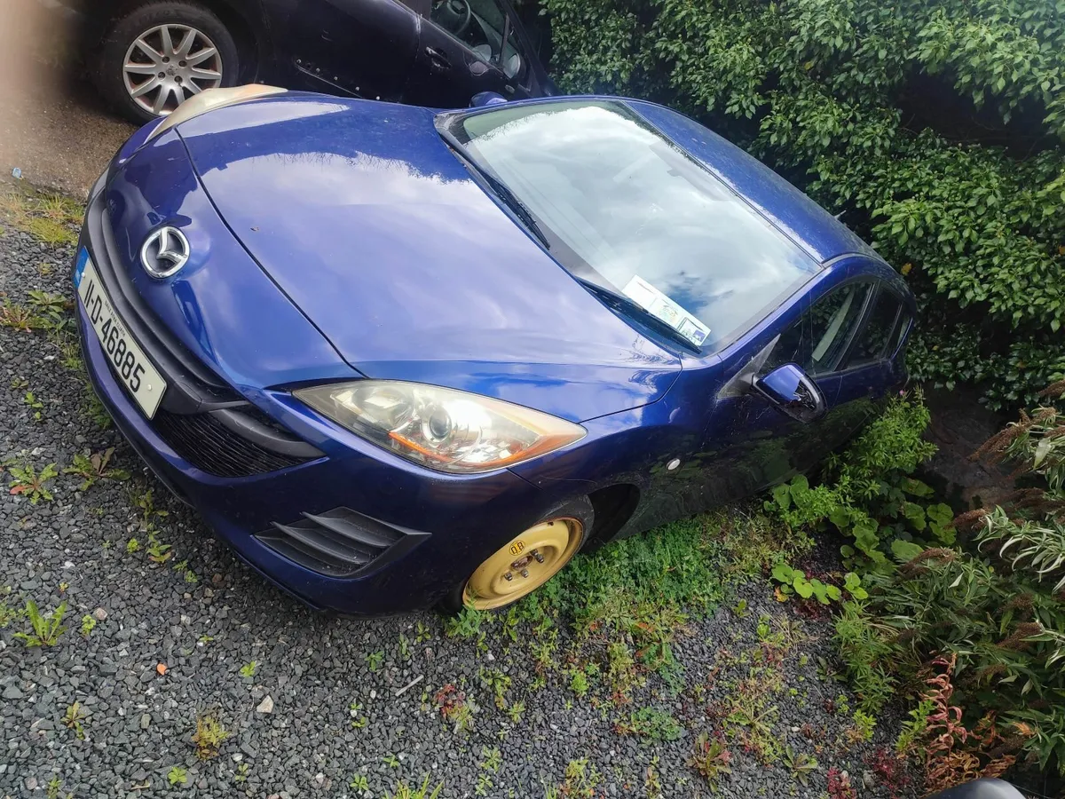 2011 Mazda 3 for parts - Image 2