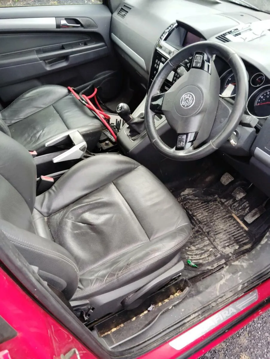 Breaking Opel zafira 2011 17cdti - Image 2
