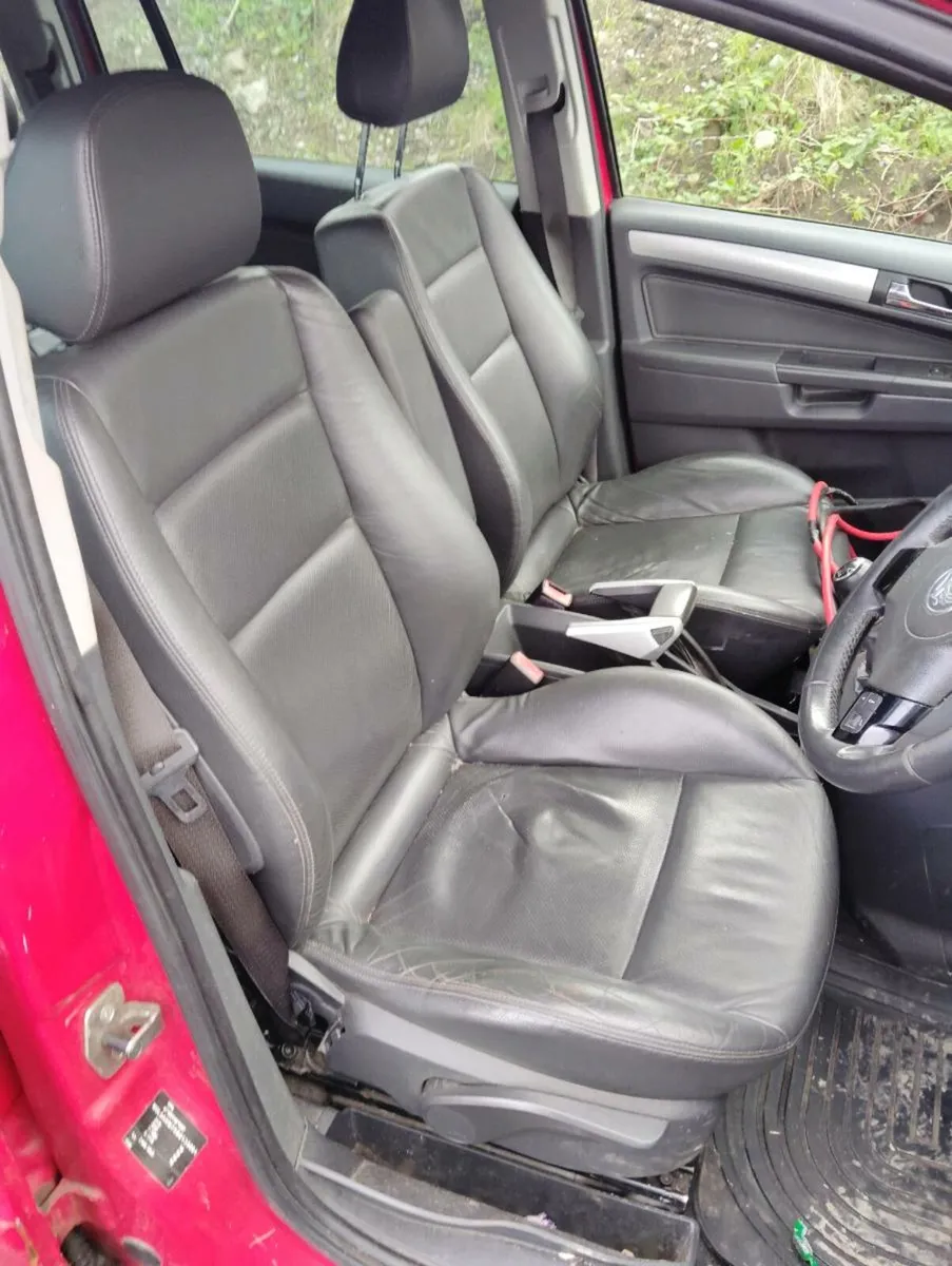 Breaking Opel zafira 2011 17cdti - Image 3