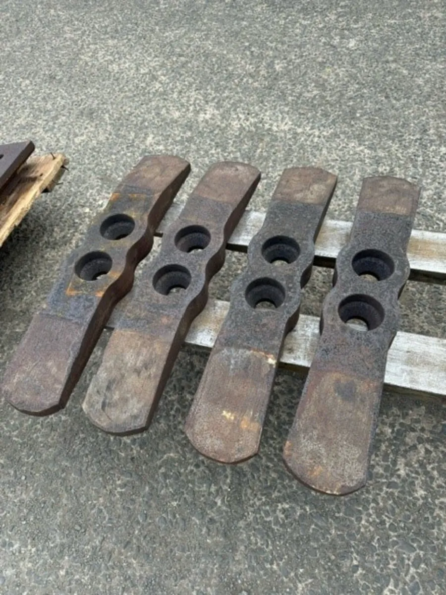 Kverneland cutting edge and teeth to suit 20-40t - Image 2