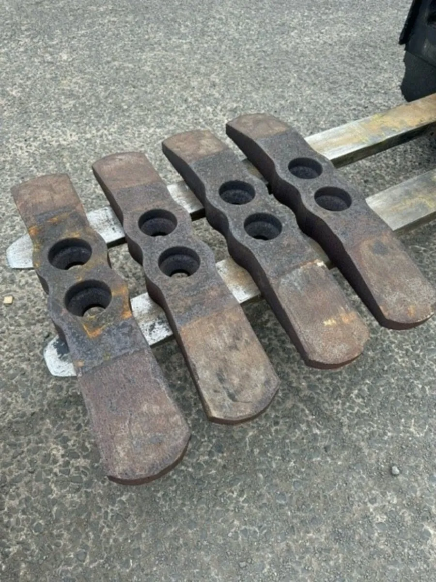 Kverneland cutting edge and teeth to suit 20-40t - Image 1