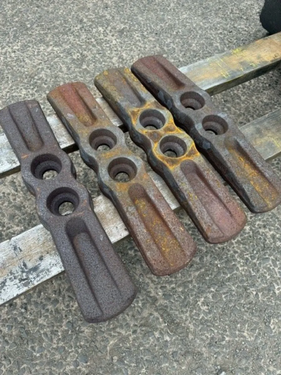 Kverneland cutting edge and teeth to suit 13-20t - Image 1