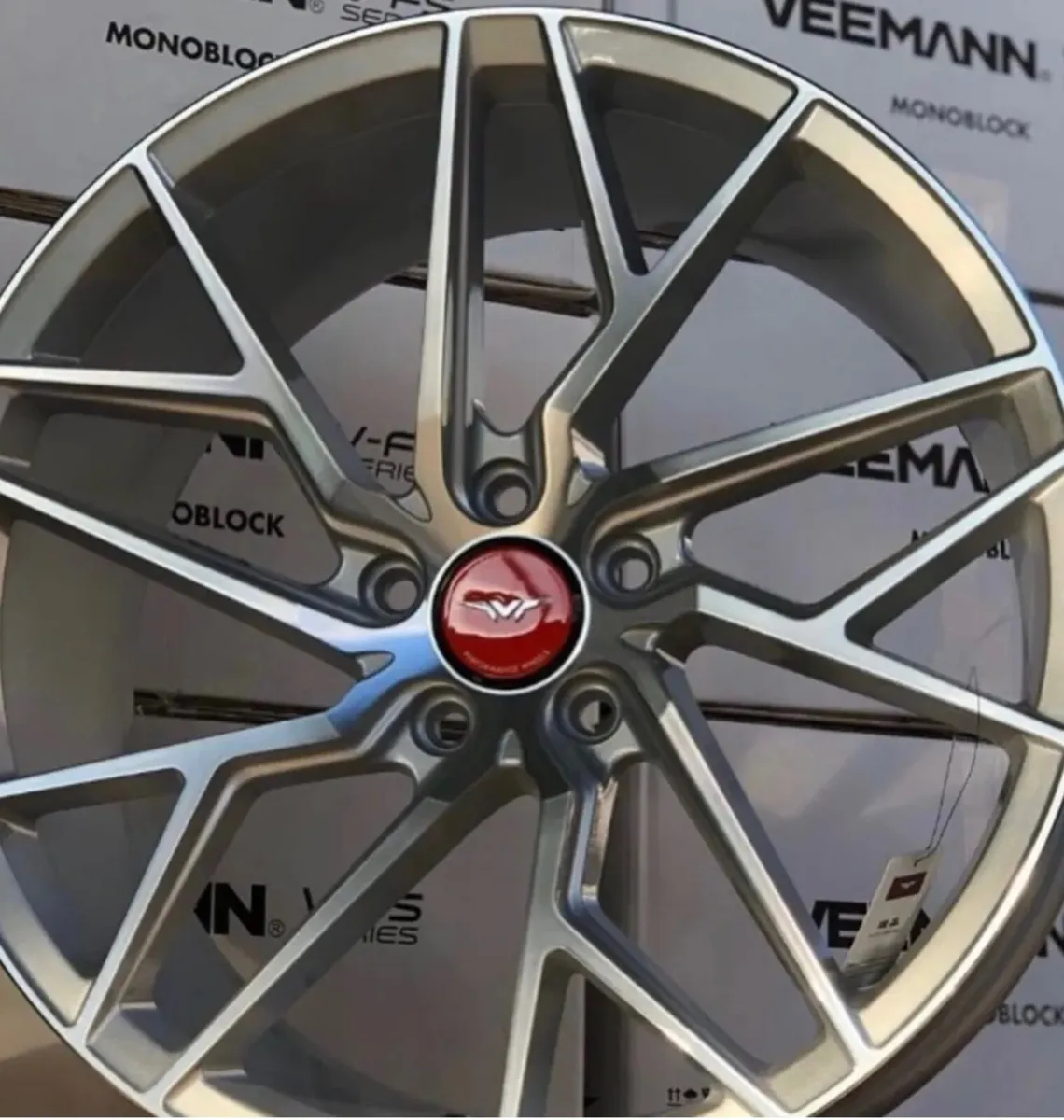18” 9.0” concave 5x112 vfs44