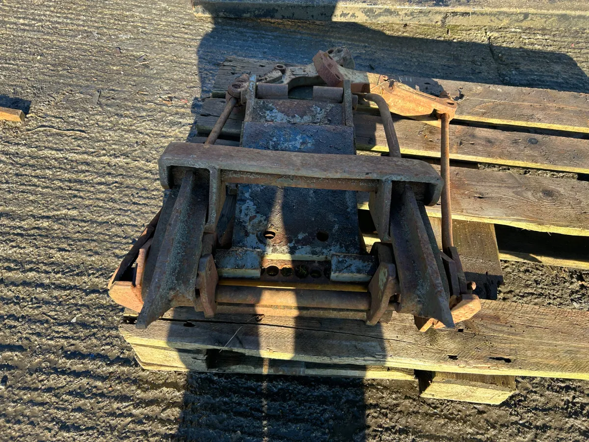 Massey Ferguson Pick up Hitch - Image 2