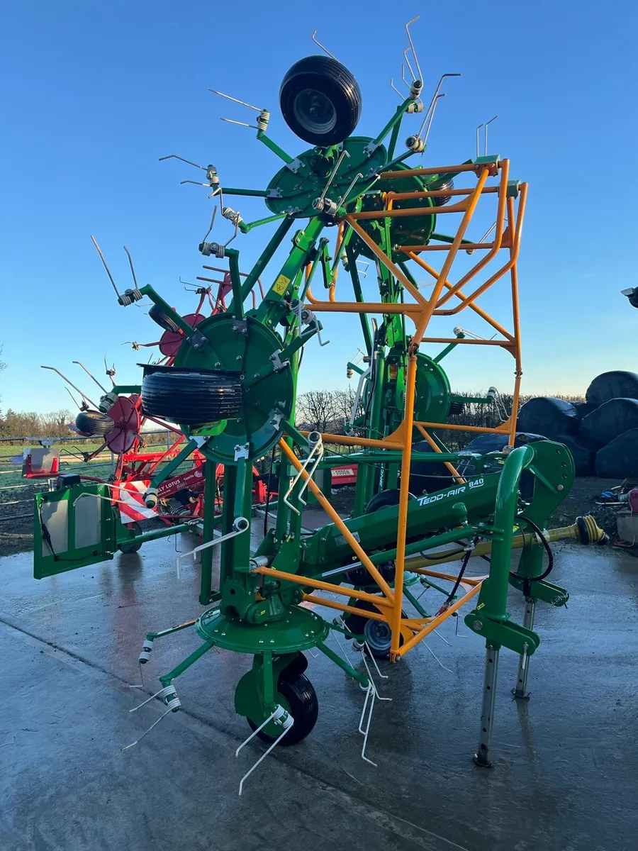 Malone 840 Tedder - Image 1