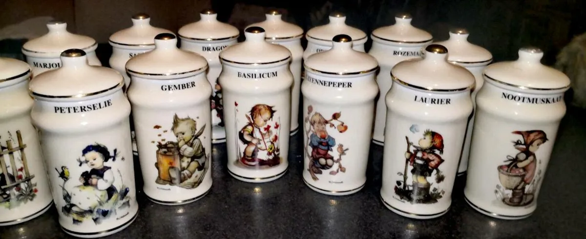 Collection of 14 Hummel spice jars - Image 4