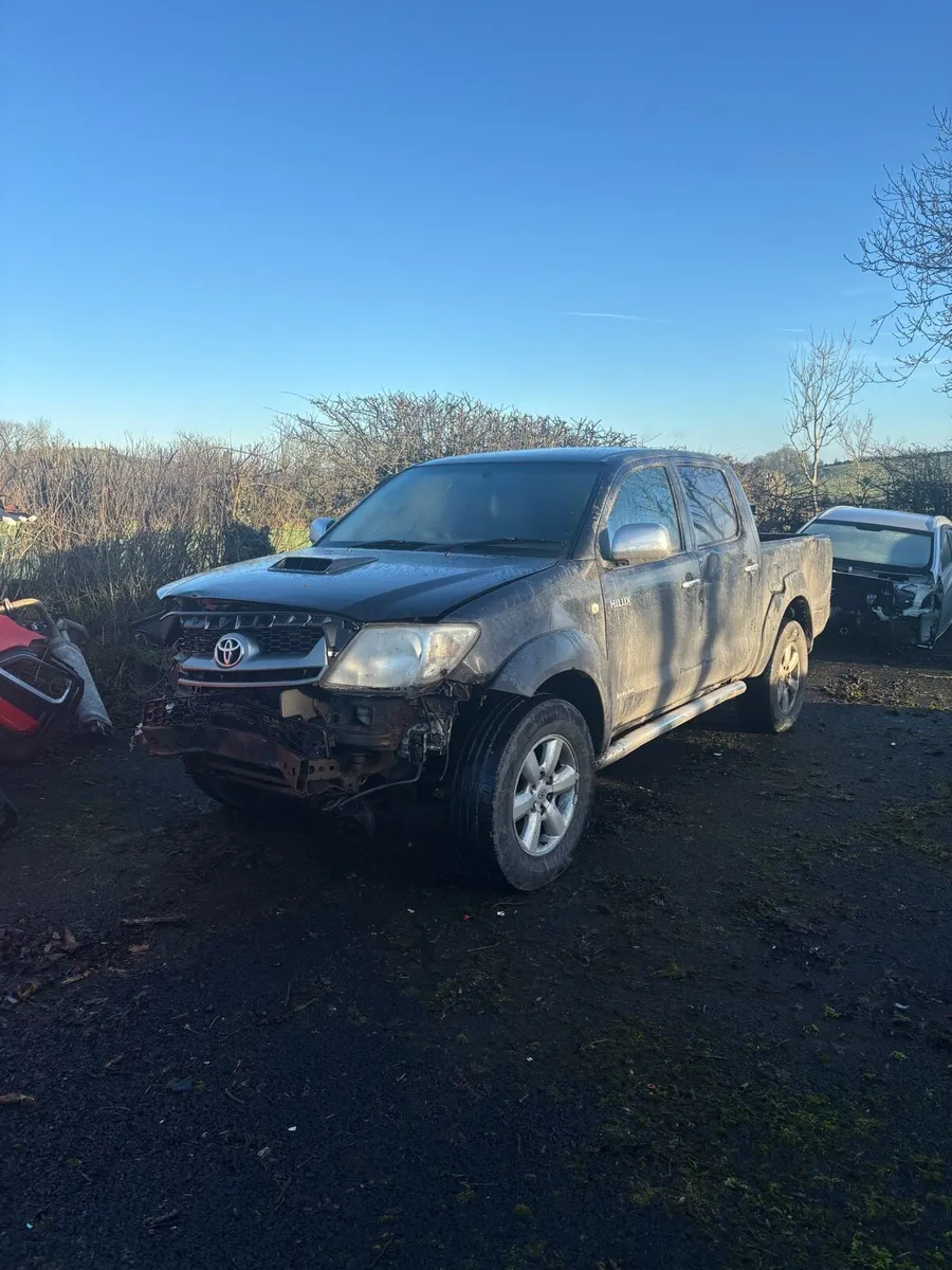 For breaking Toyota hilux - Image 2