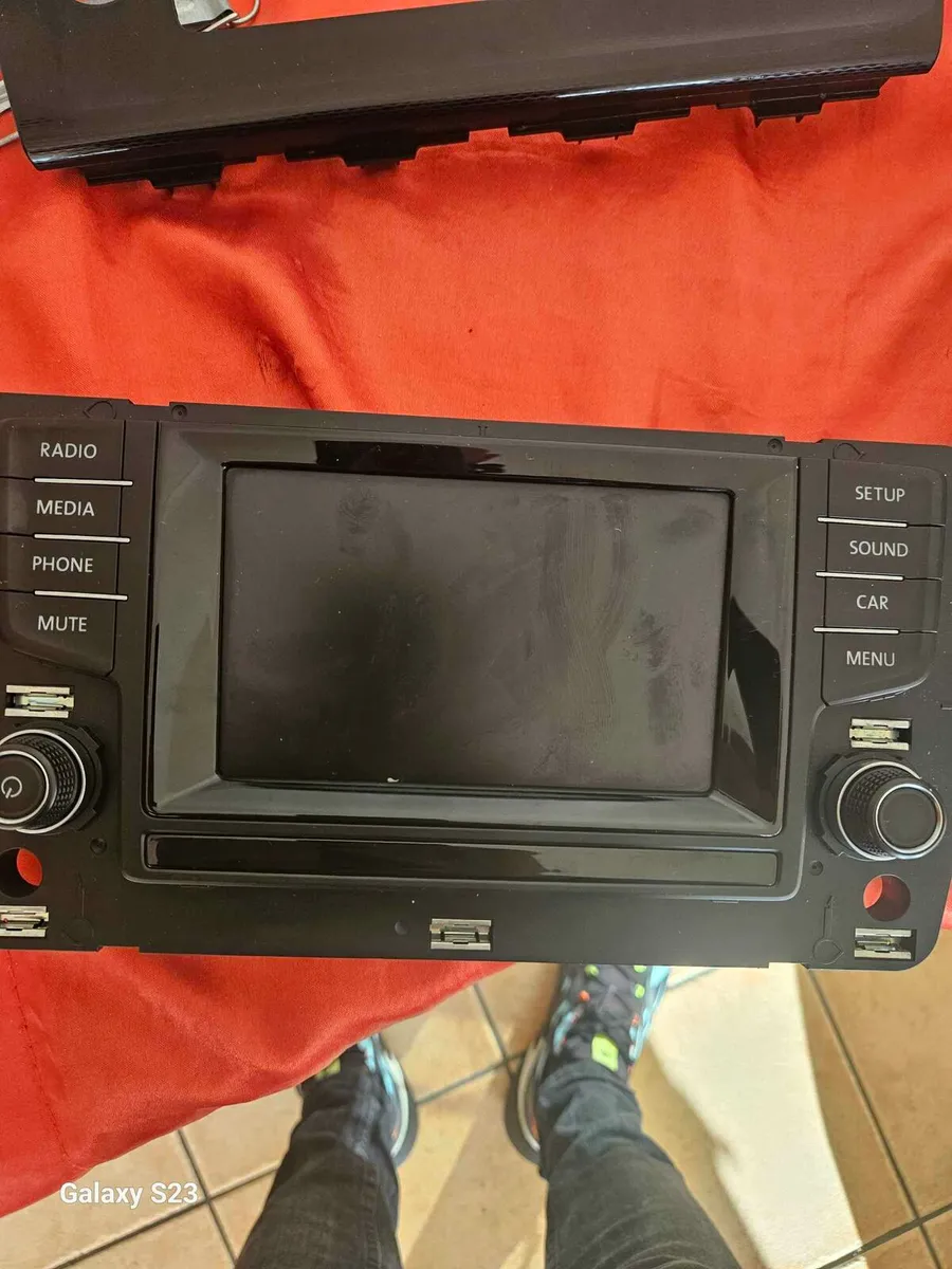 Volkswagen golf radio - Image 3
