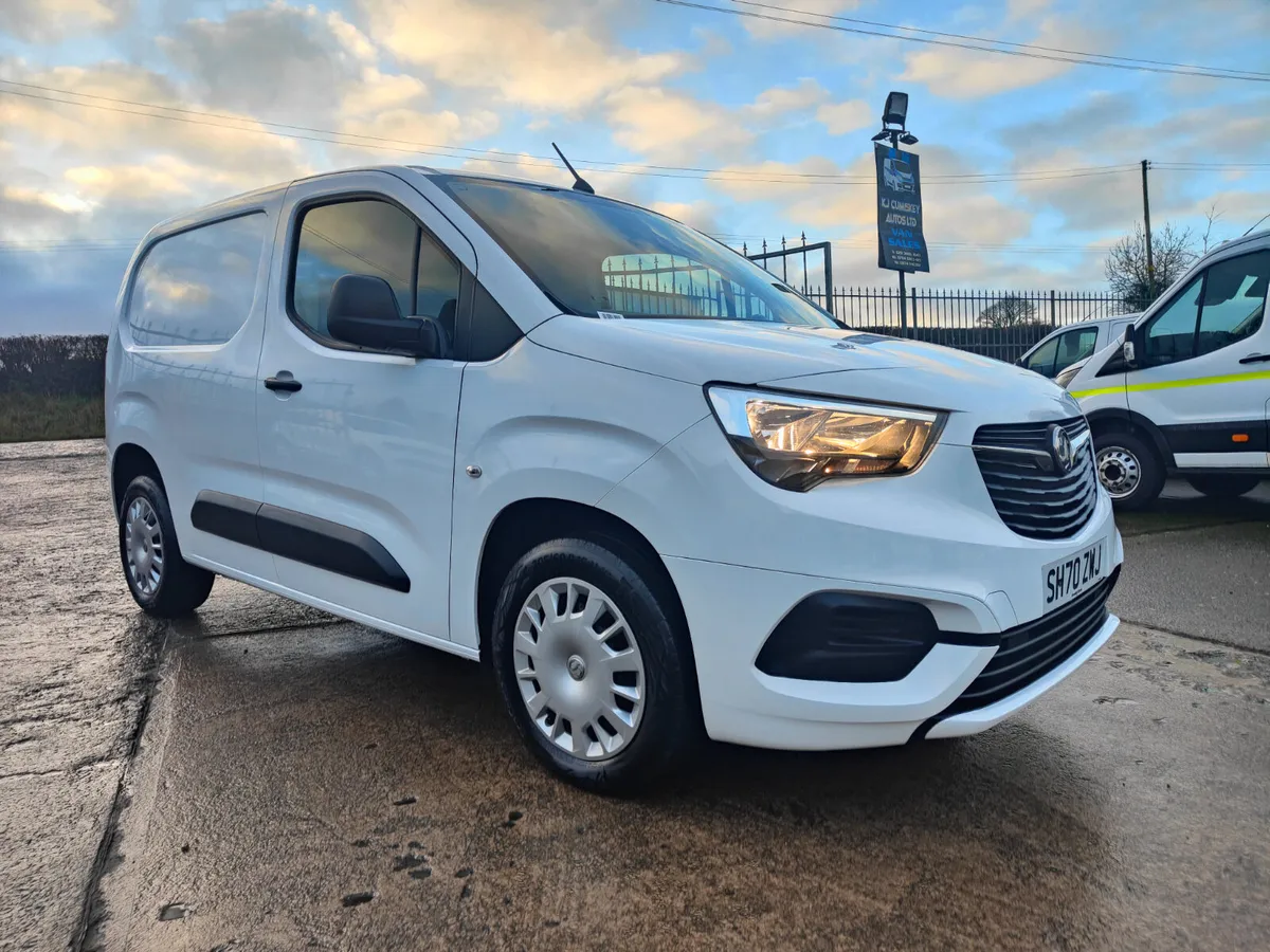 VRT €200 DEC 2020 VAUXHALL COMBO 100BHP SPORTIVE - Image 1