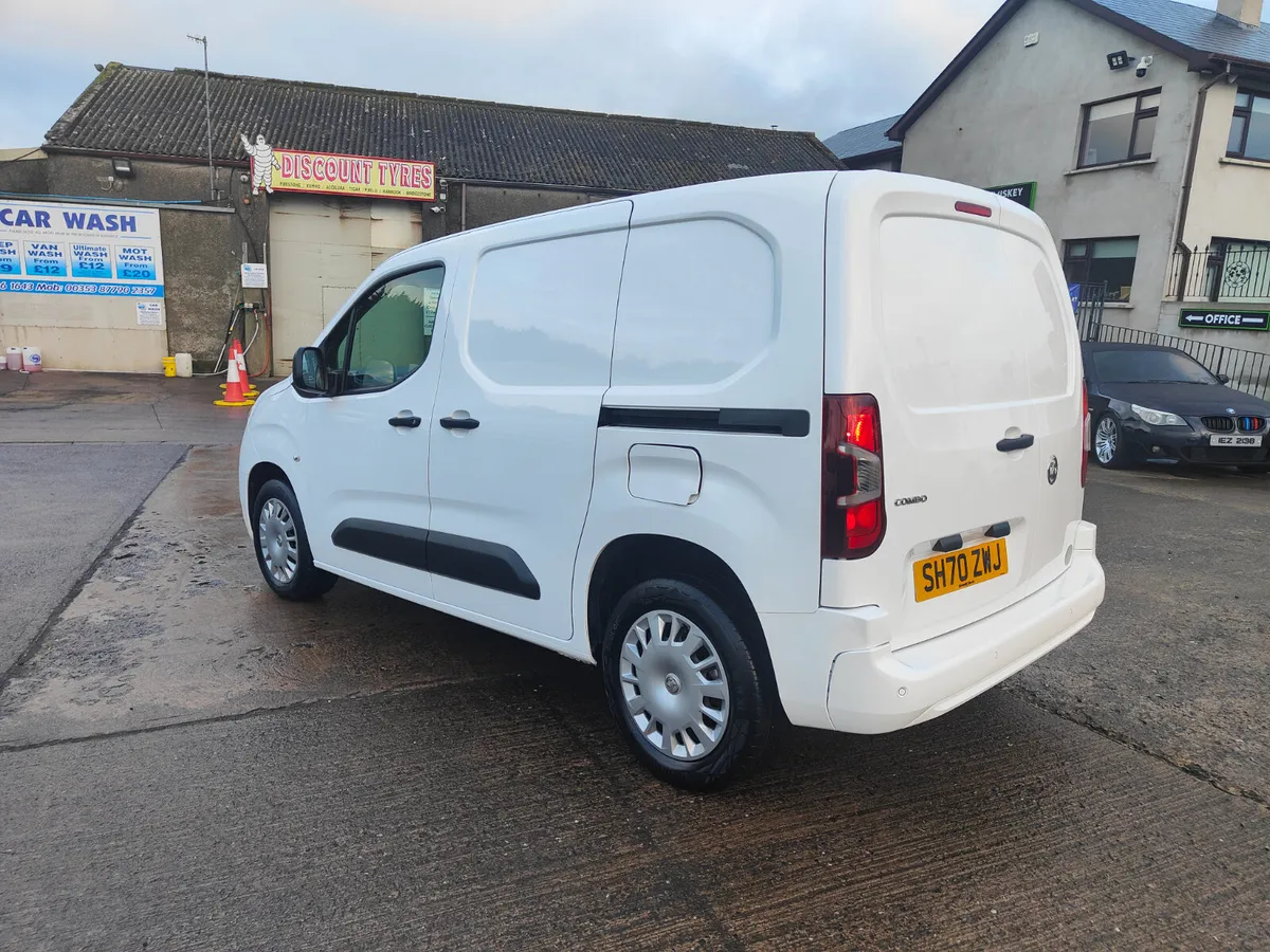 VRT €200 DEC 2020 VAUXHALL COMBO 100BHP SPORTIVE - Image 4