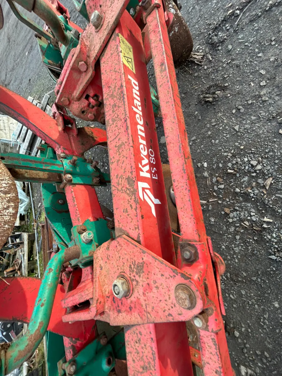 Kverneland ES80 4 furrow plough - Image 4
