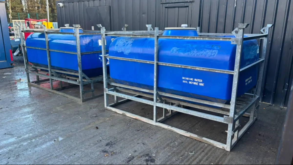 2300L Universal Water Tanks - Image 1