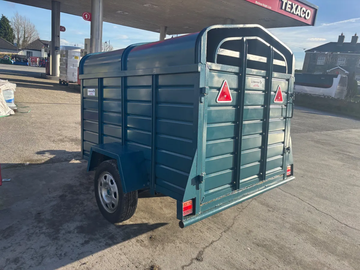 single acle livestock trailer - Image 2
