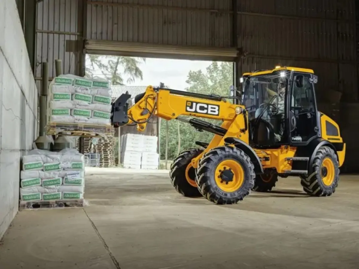 JCB TM220 AGRI Telescopic Wheel Loader 4.6m - Image 3