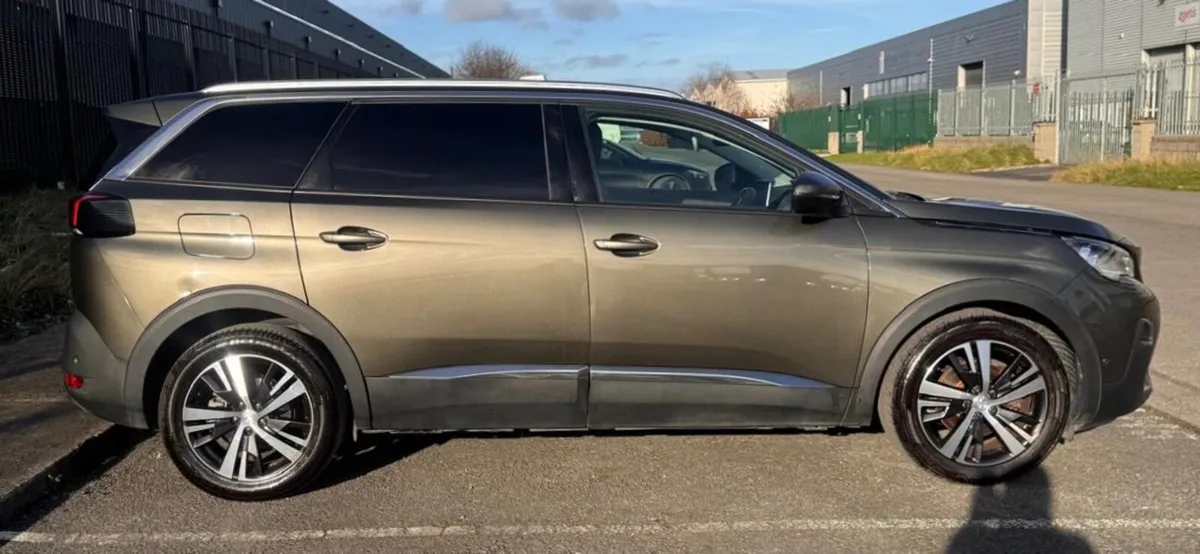 2020 Peugeot 5008 Allure Commercial - Image 3