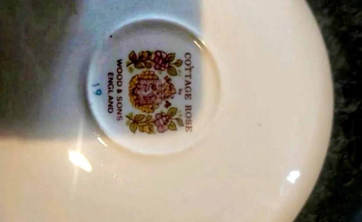 Beautiful Wood and Son Cottage Rose - Image 3