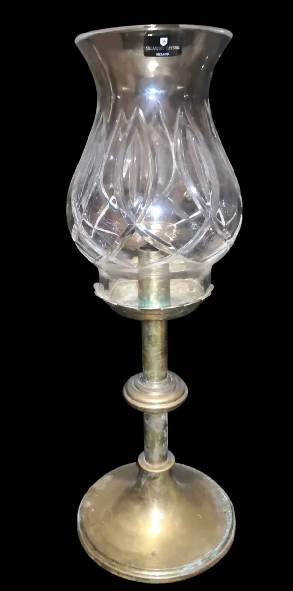 Large brass candlestick with crystal chimney - Image 1
