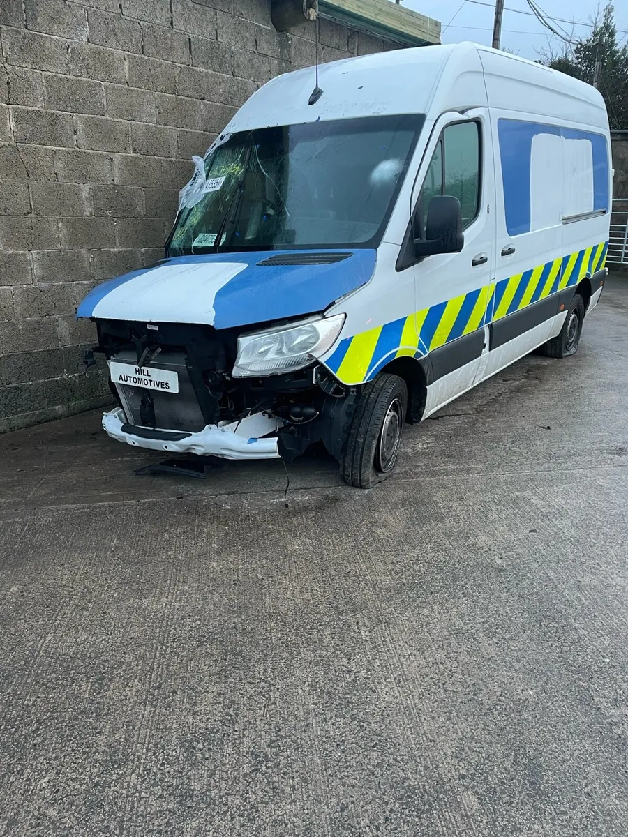 Mercedes Sprinters Breaking - Image 1
