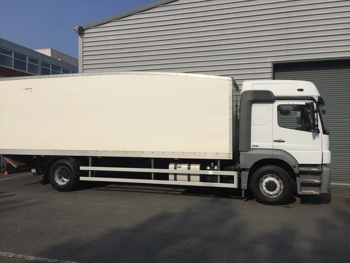 Mercedes axor 1824 Atego 817 for breaking - Image 1