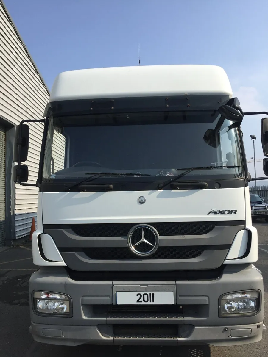 Mercedes axor 1824 Atego 817 for breaking - Image 2