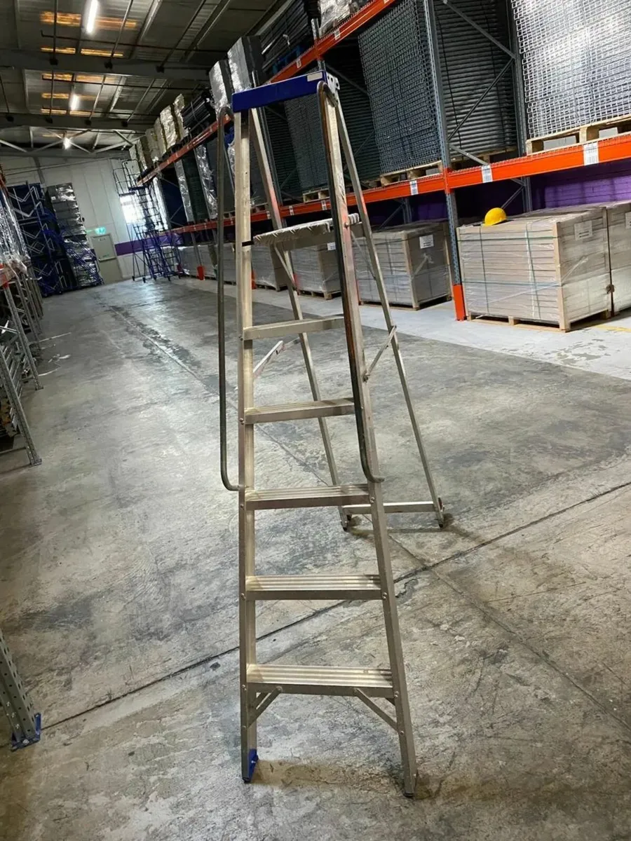 Aluminium Ladders on Castors - Image 3