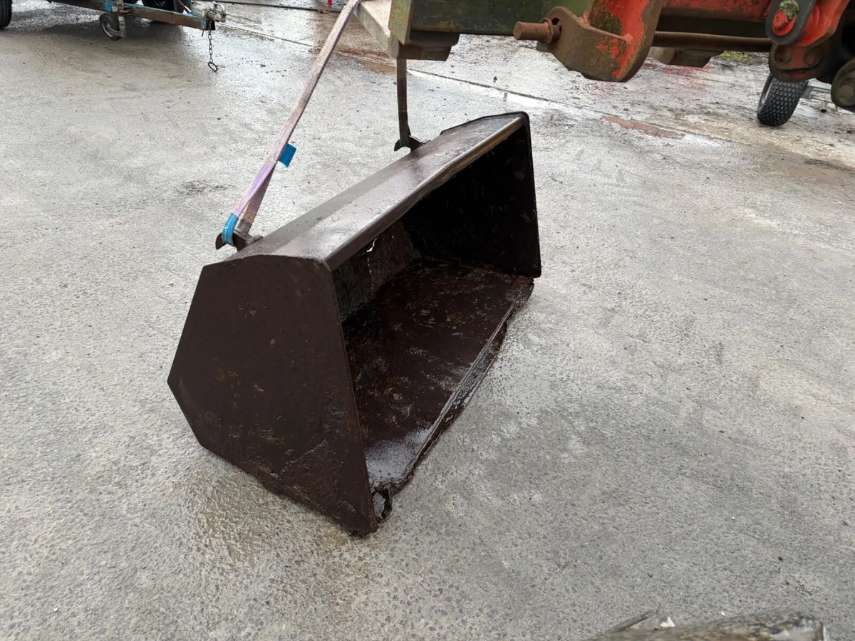 5ft loader bucket euro bracket - Image 2