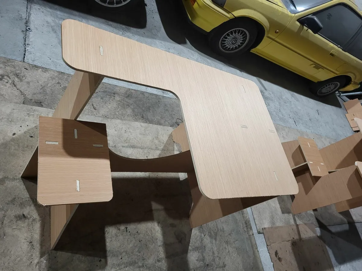 Shooting table free delivery - Image 1