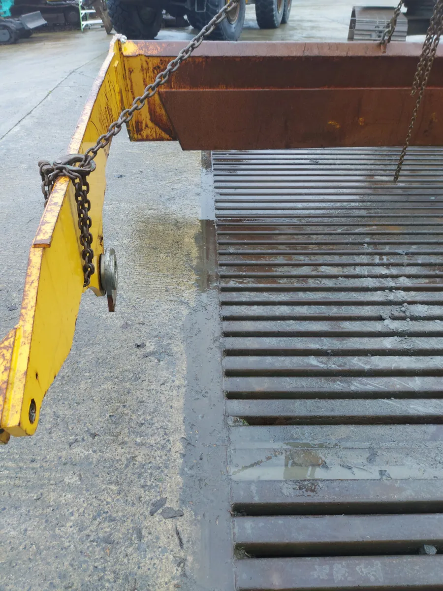 Volvo A40 tailgate - Image 4