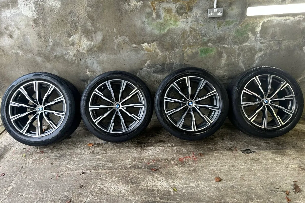 20” GENUINE BMW X5 G05 MSPORT ALLOY WHEELS & TYRES - Image 2