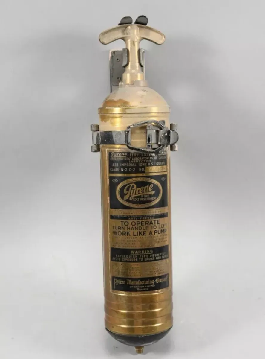 Antique brass fire extinguisher - Image 1