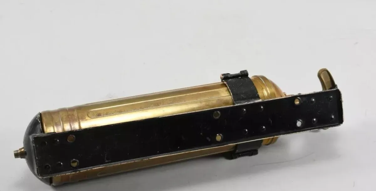 Antique brass fire extinguisher - Image 4