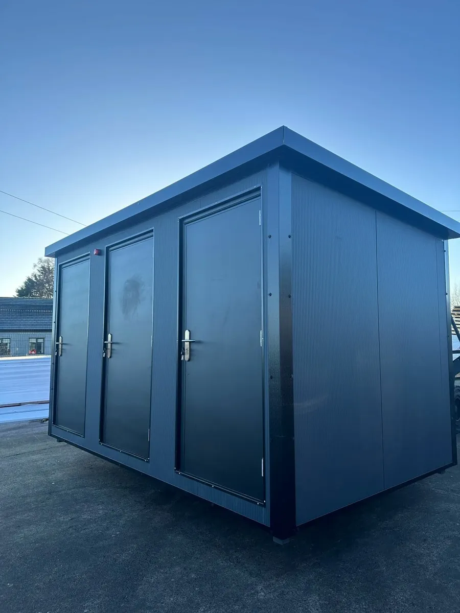 Triple Toilet unit - Image 3