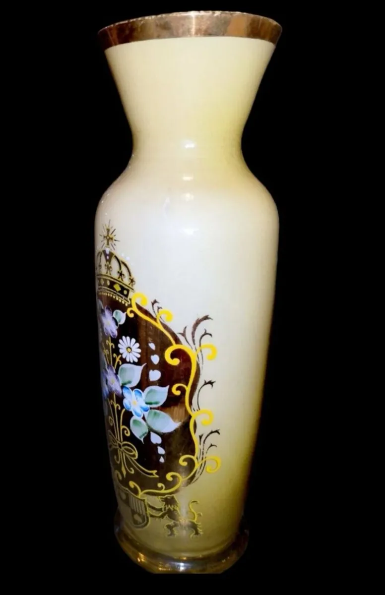 Antique hand blown glass vase - Image 2