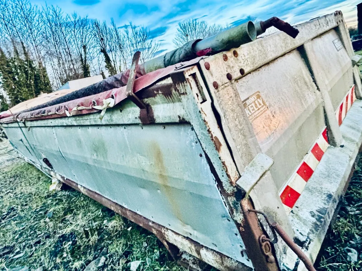 Tipper Body Hydraulic tipper rams, Kelly flat body - Image 4