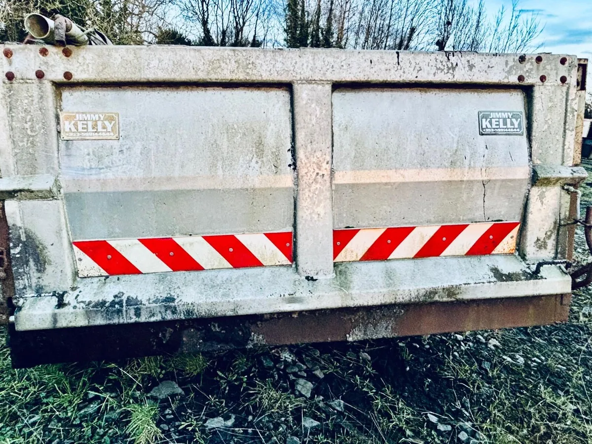 Tipper Body Hydraulic tipper rams, Kelly flat body - Image 1
