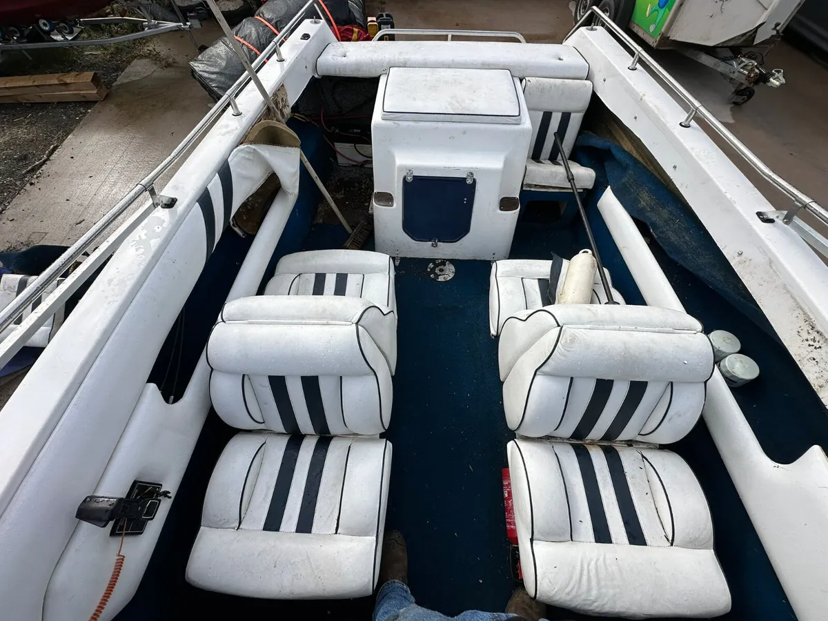 Fletcher Arrowstreak Speedboat 4.3L V6 - Image 4