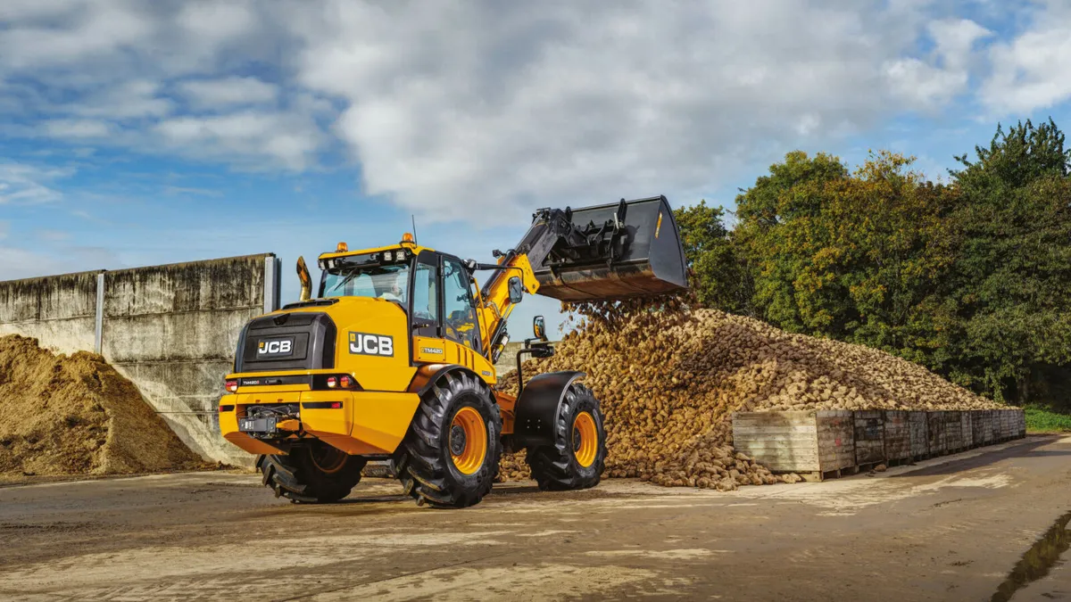 JCB TM420S AGRI Telescopic Wheel Loader 5.2m - Image 1