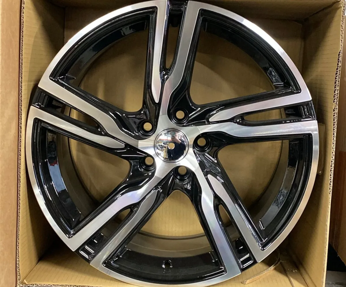 18” Ford 5x108 alloy and tyres