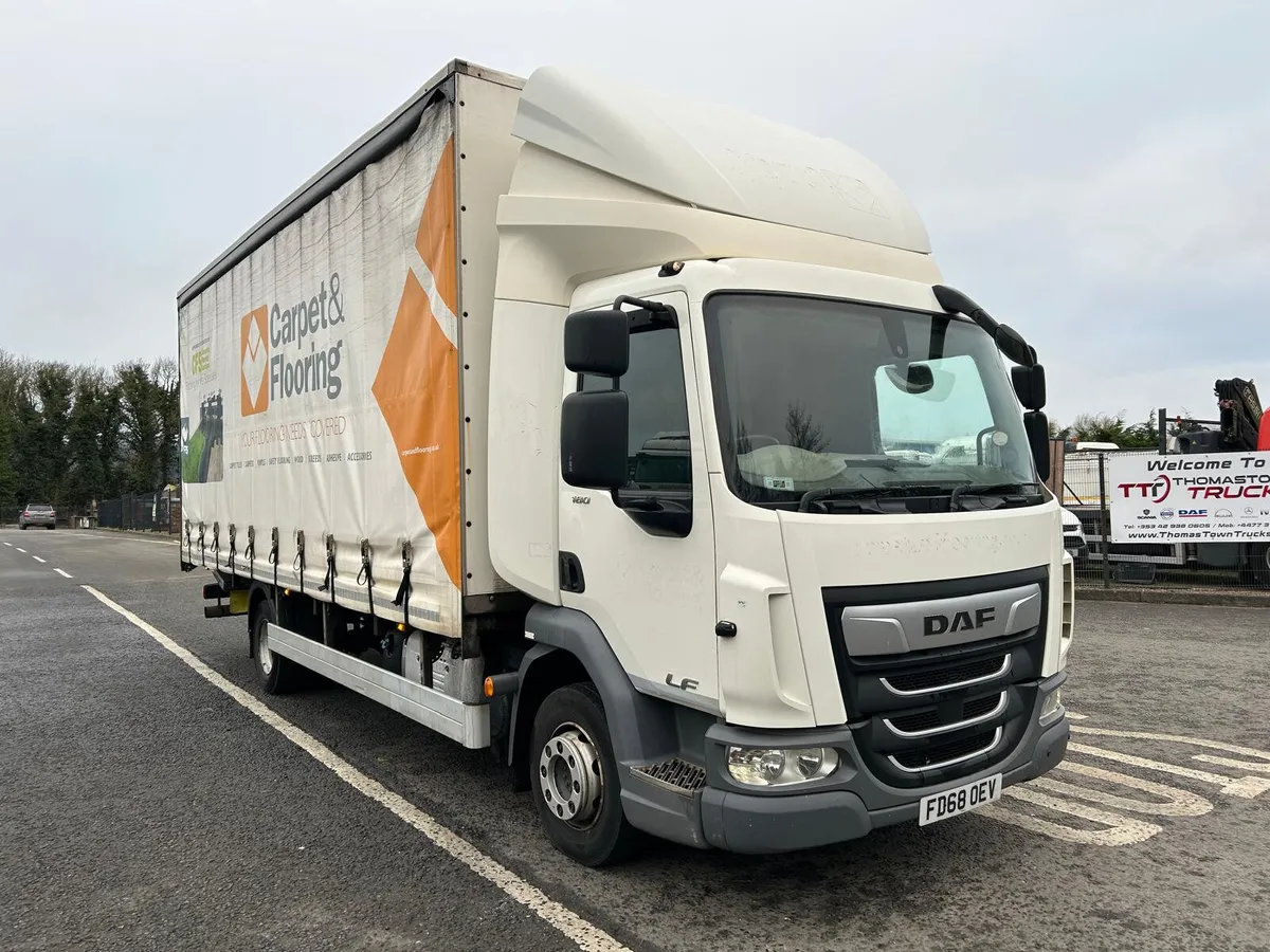 2019 DAF LF 180 12 Ton 22Ft Curtainsider - Image 1