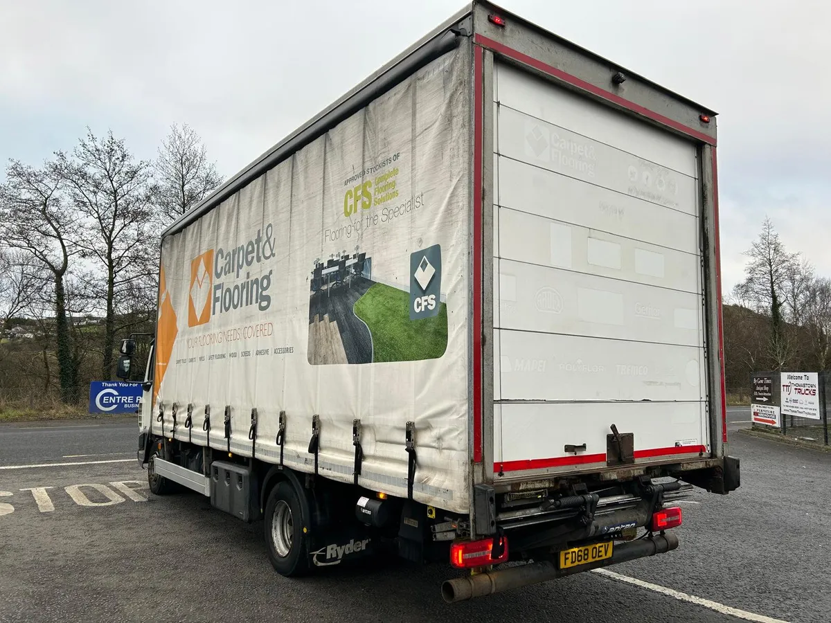 2019 DAF LF 180 12 Ton 22Ft Curtainsider - Image 4