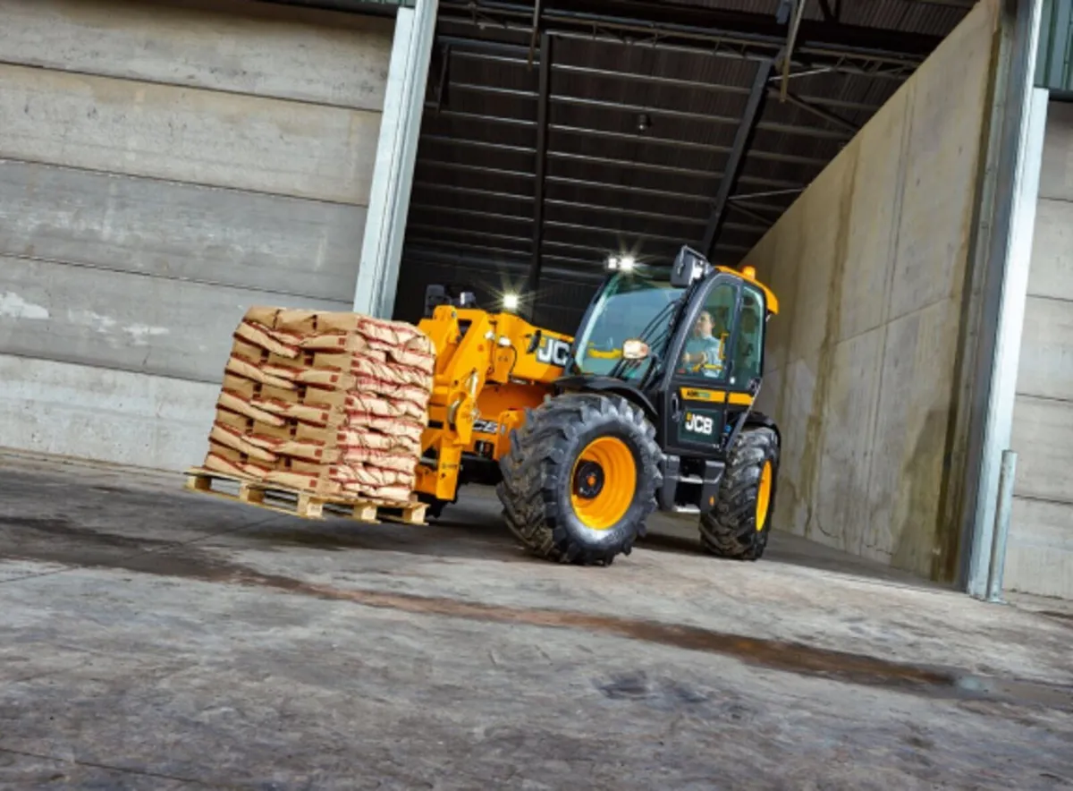 JCB 532-60 AGRI/AGRI SUPER Telehandler 6.22m - Image 1