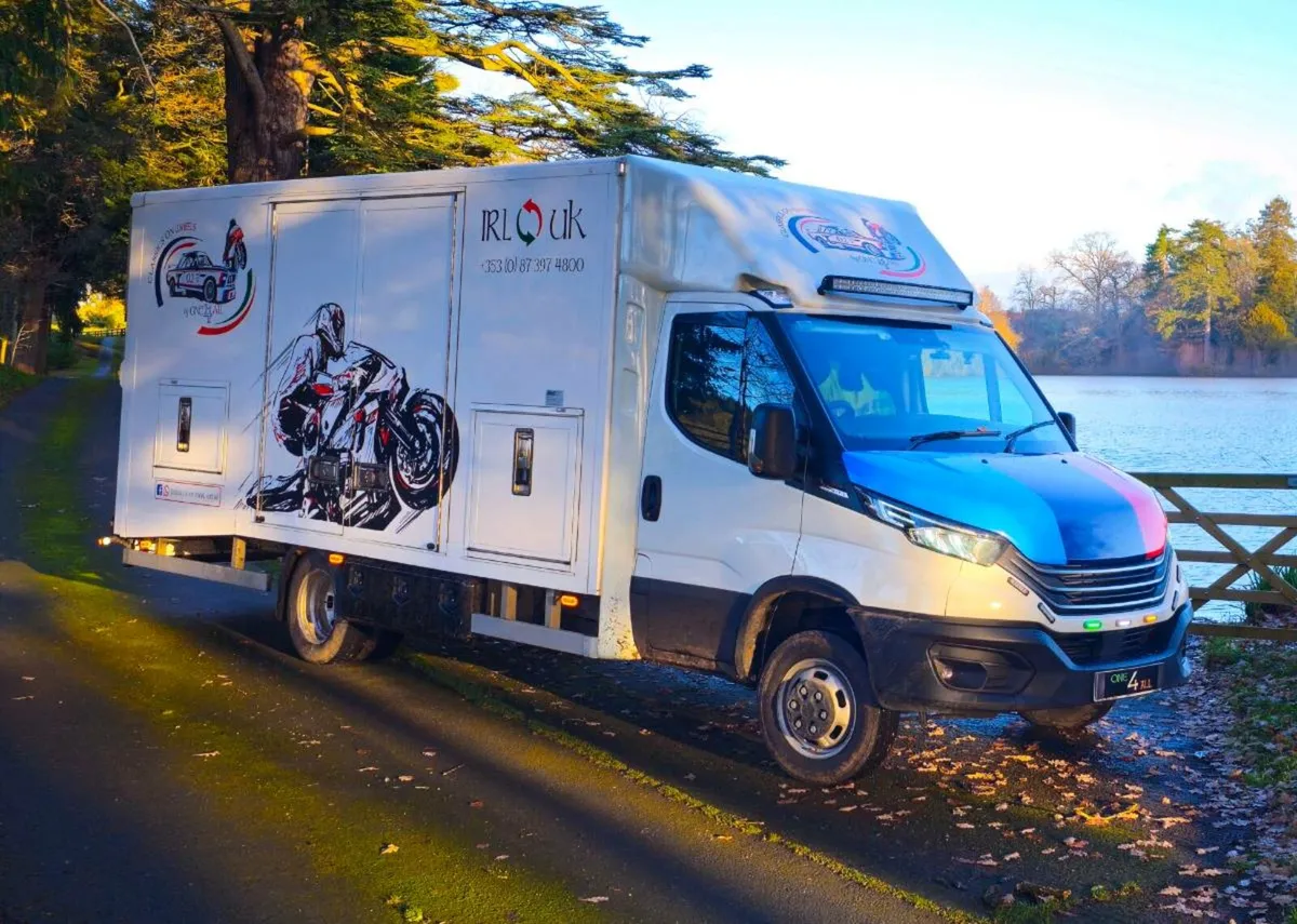 Enclosed transportation of vintage cars UK↔️IRL - Image 1