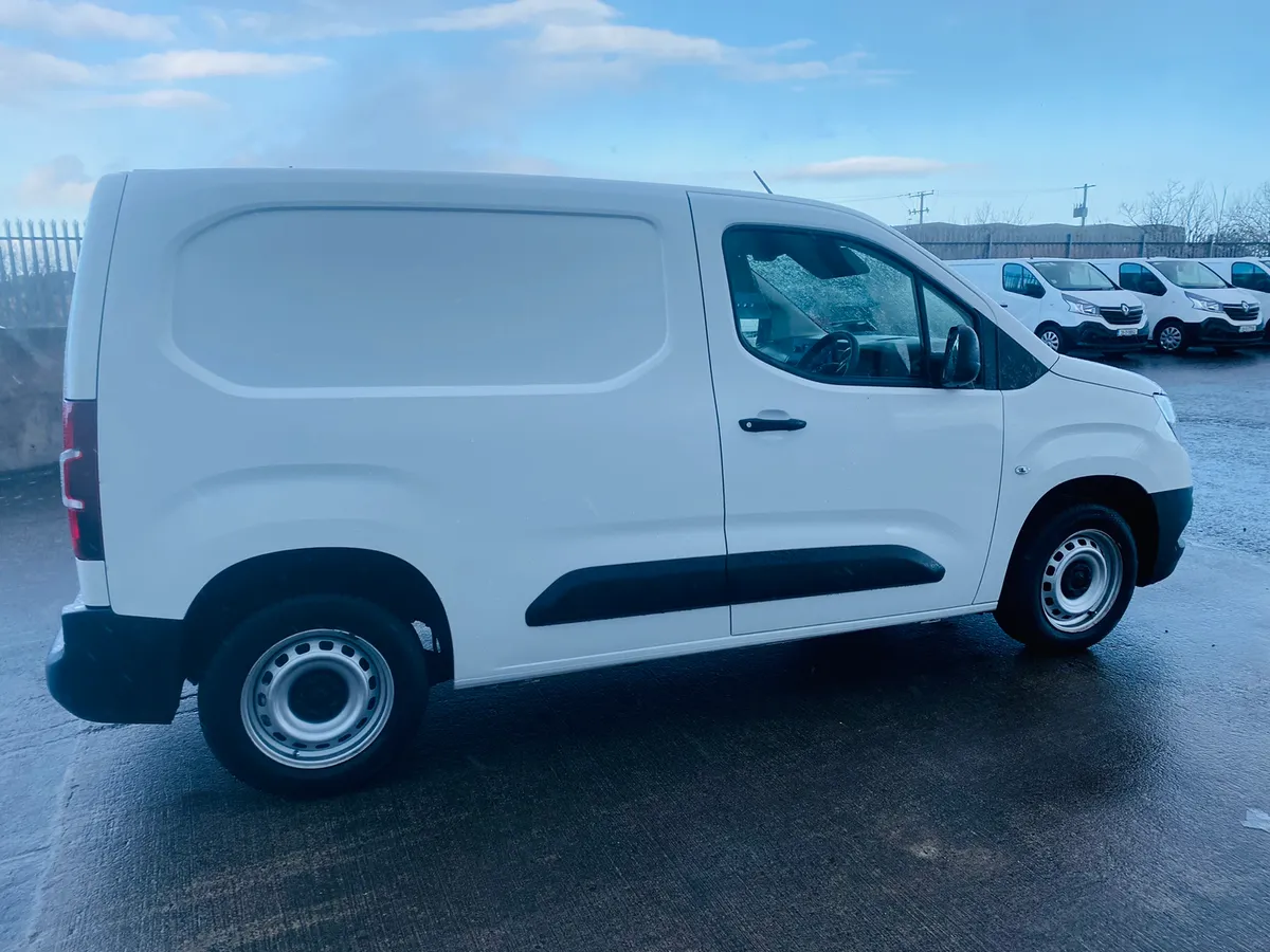 211 Opel Combo 1.5 €10,450 + VAT - Image 4