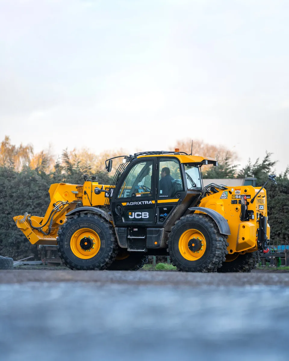 JCB 560-80 AGRI Telehandler 7.9m - Image 2