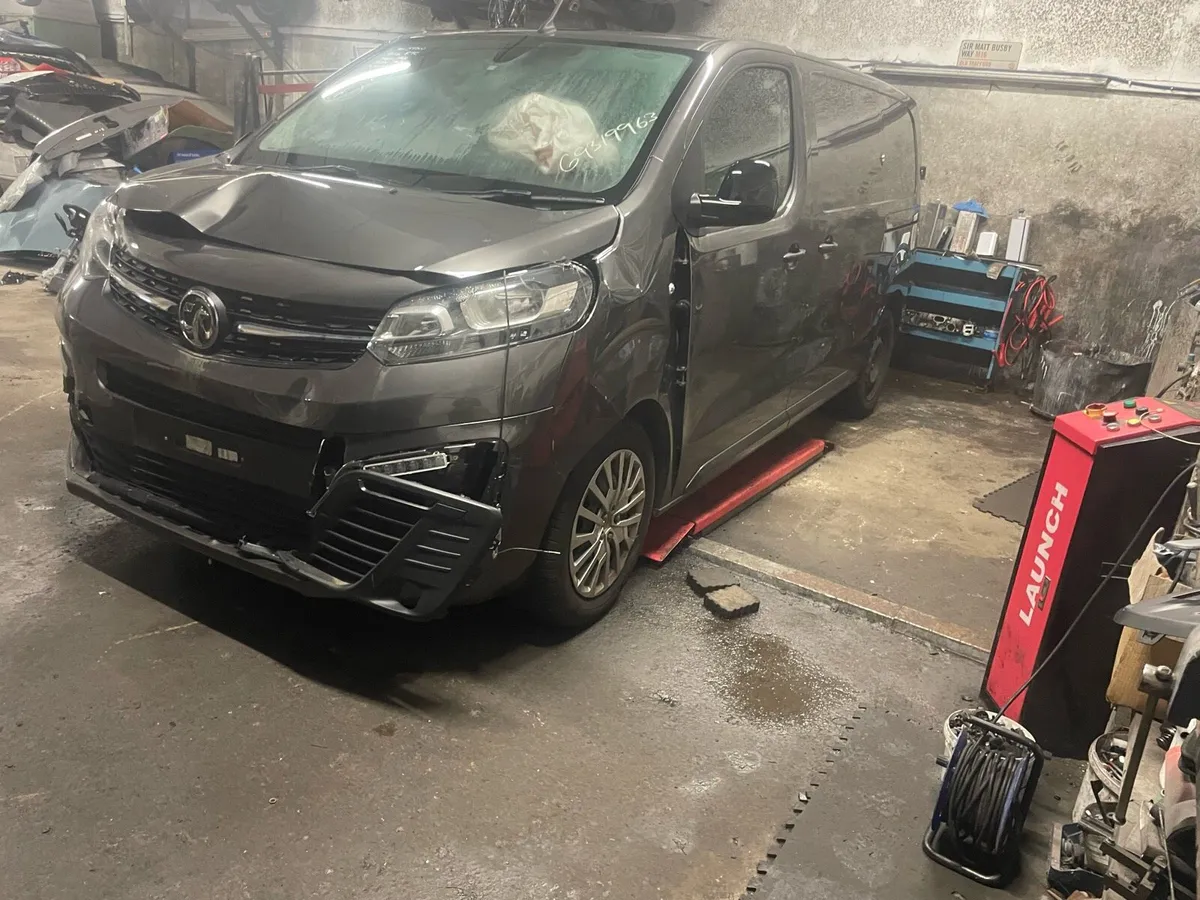 2022 vivaro breaking - Image 3