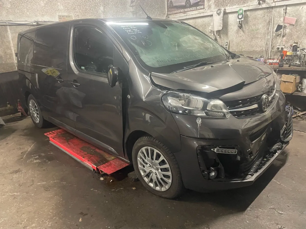 2022 vivaro breaking - Image 2
