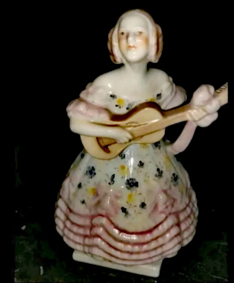 Antique HEREND Deryne fine china