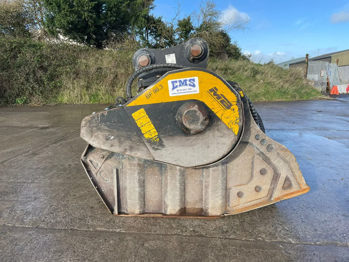 Used 2024 MB BF90 Crusher Bucket for Excavator - Image 1